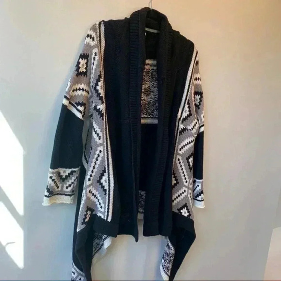 Twelfth Street by Cynthia Vincent Sweater - Picture 1 of 11